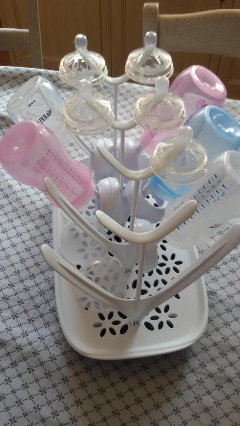 Nuby - Scolabiberon Rotondo In Plastica, Pratico Ed Elegante, Per Biberon, Tettarelle E Ciucci, Facile Da Montare, Bianco